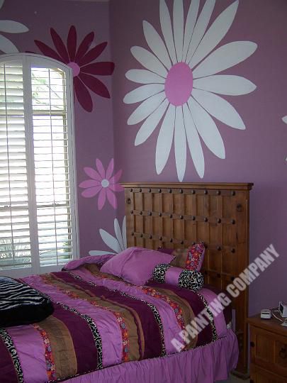 Teen_bedroom_with_daisies